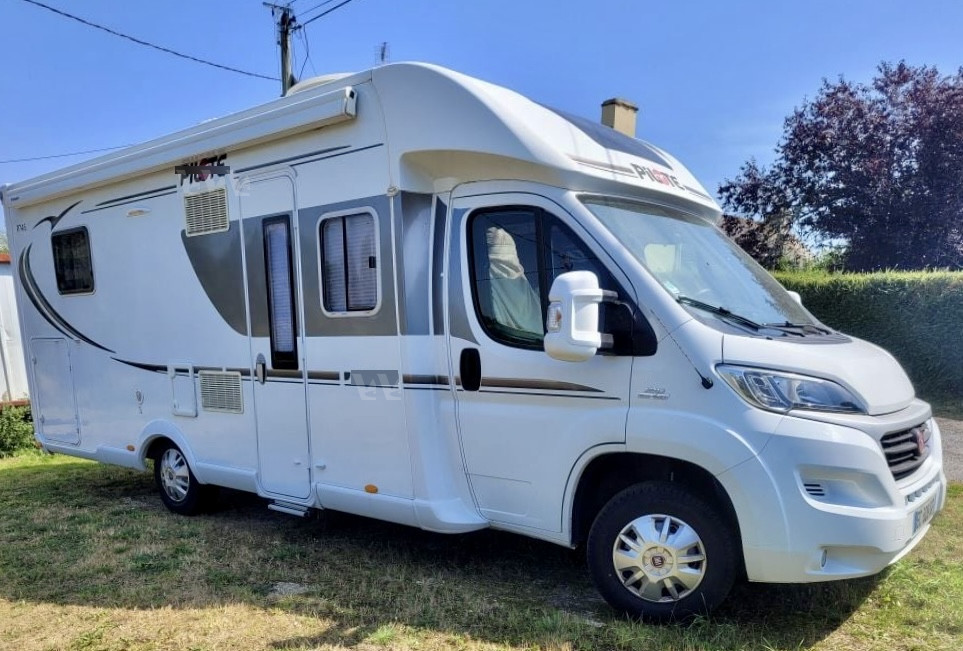 Location FOURGON  Profilé  Perpignan