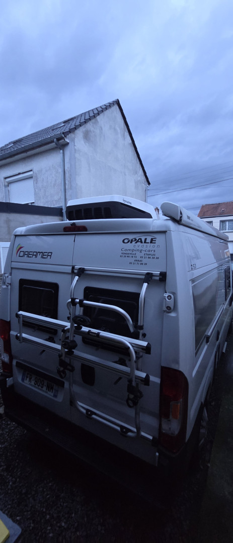 Location FOURGON  Profilé PARIS