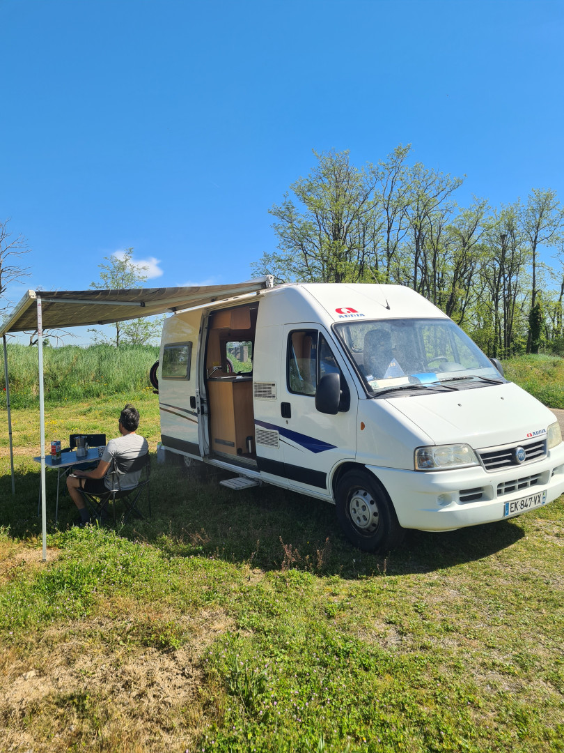 Location FOURGON    Perpignan