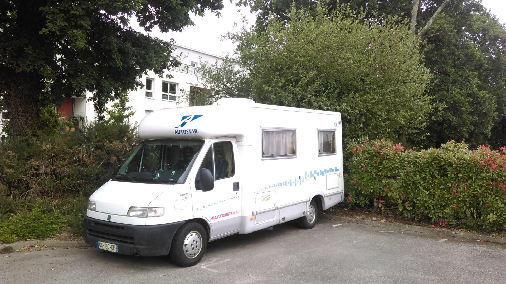 Location FOURGON  Profilé PARIS