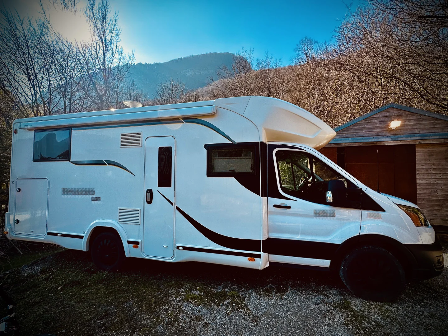 Location FOURGON  Profilé PARIS