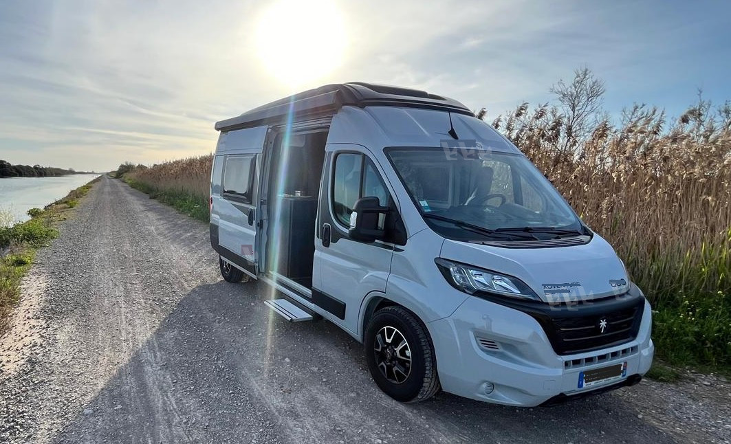 Location FOURGON  Lyon