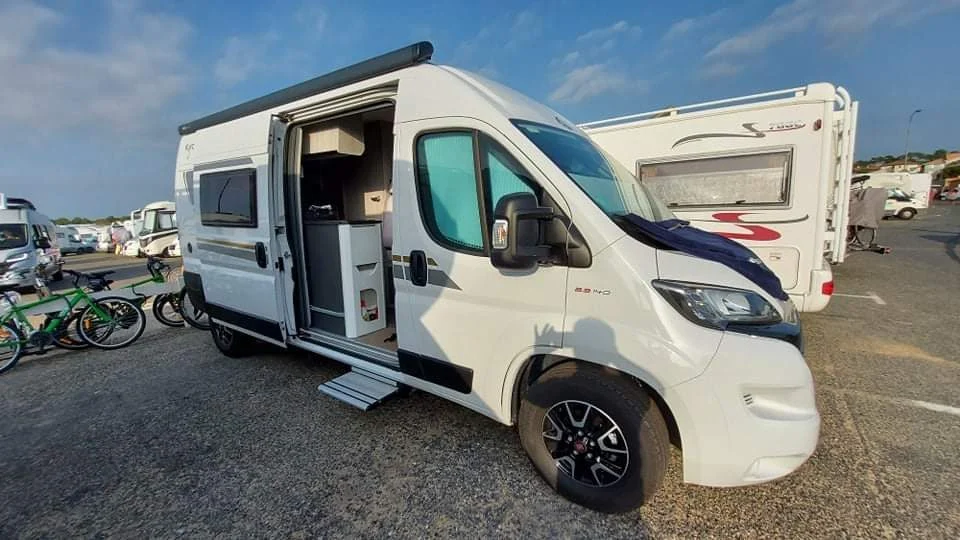 Location Camping-Car FOURGON BREST