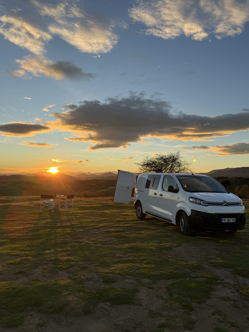 Location Camping-Car VAN BASTIA
