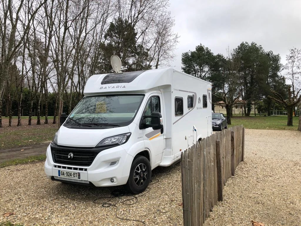 Location Camping-Car  Profilé Bordeaux