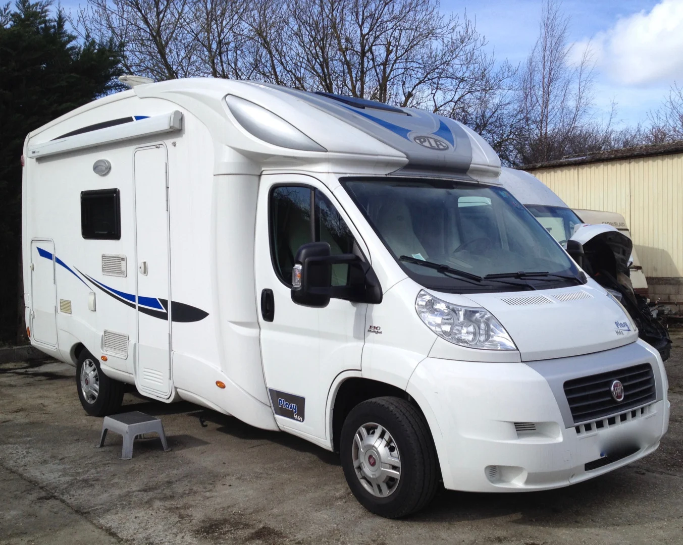 Location Camping-Car  Profilé LYON