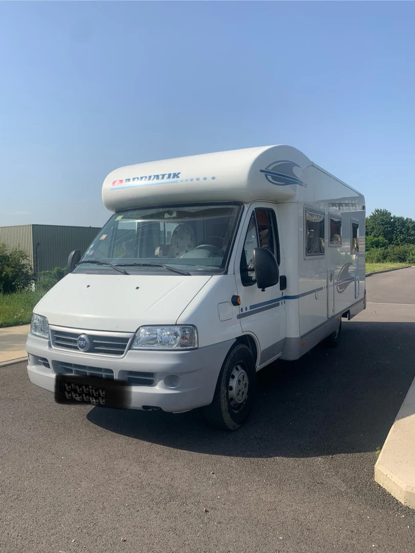 Location Camping-Car  Profilé PARIS