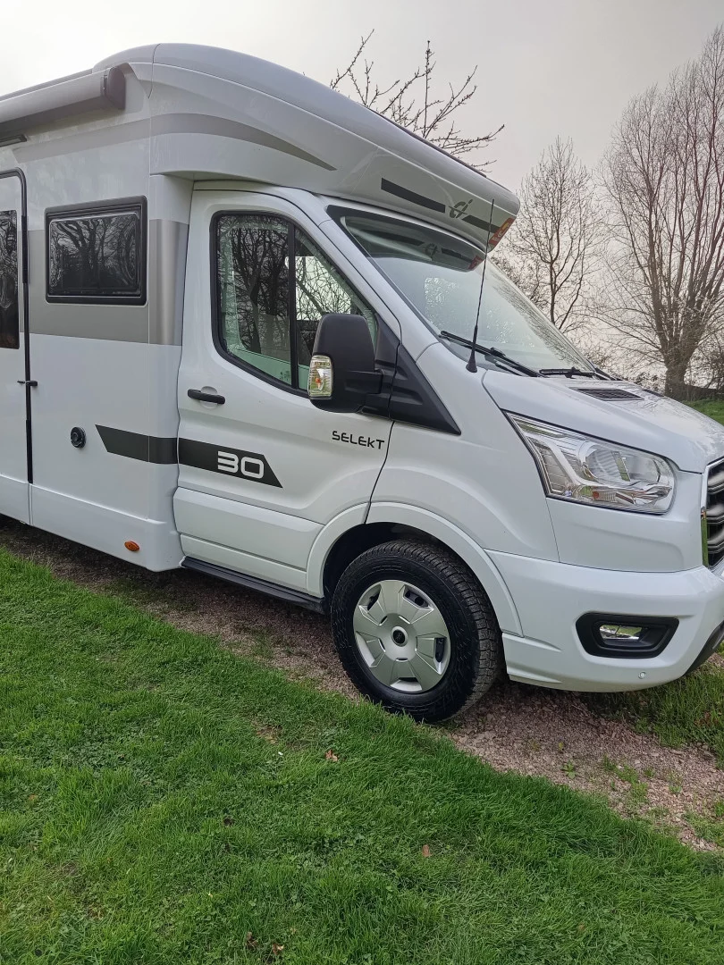 Location FOURGON  Profilé PARIS