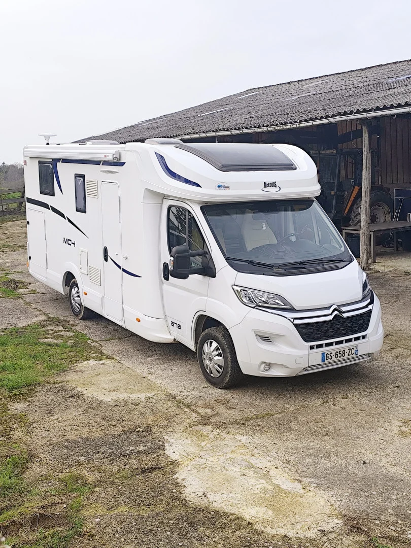 Location Camping-Car  Profilé Bordeaux