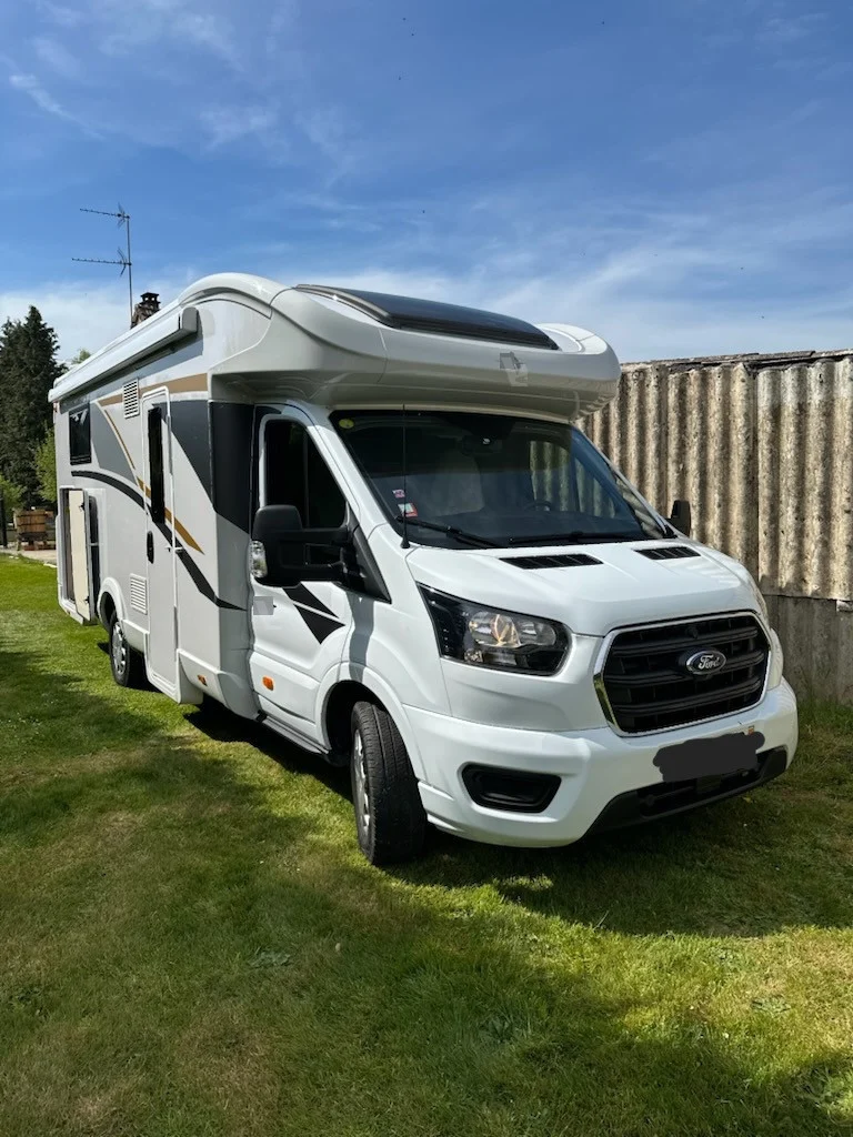 Location Camping-Car  Profilé Avignon