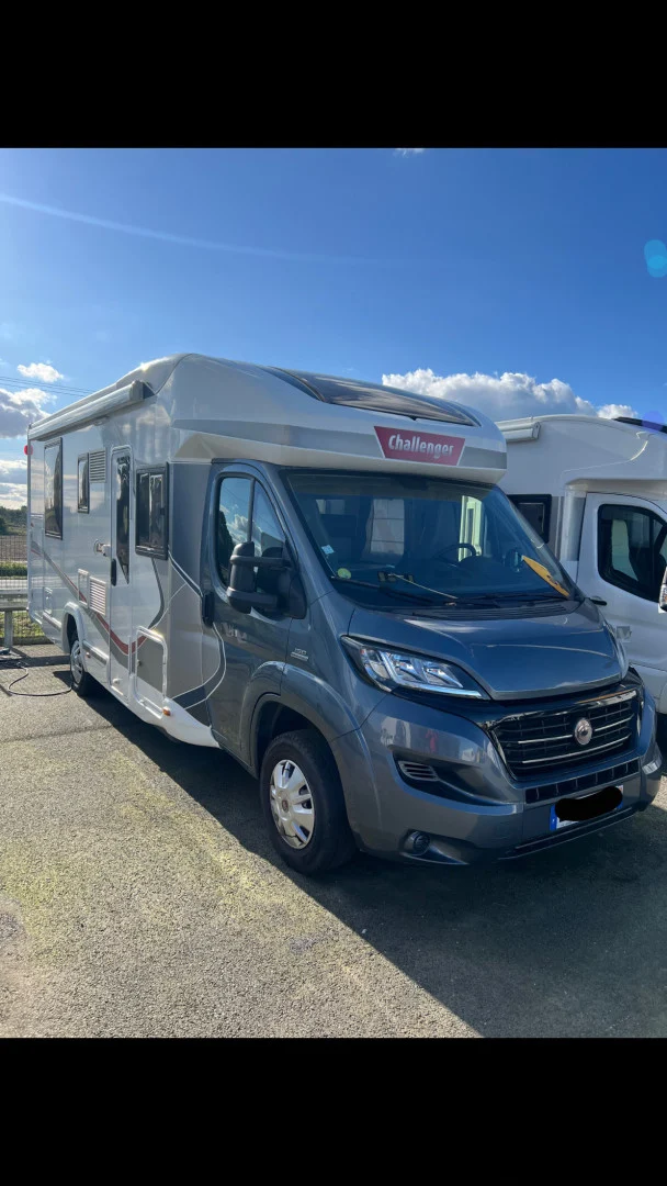 Location Camping-Car  Profilé Montpellier