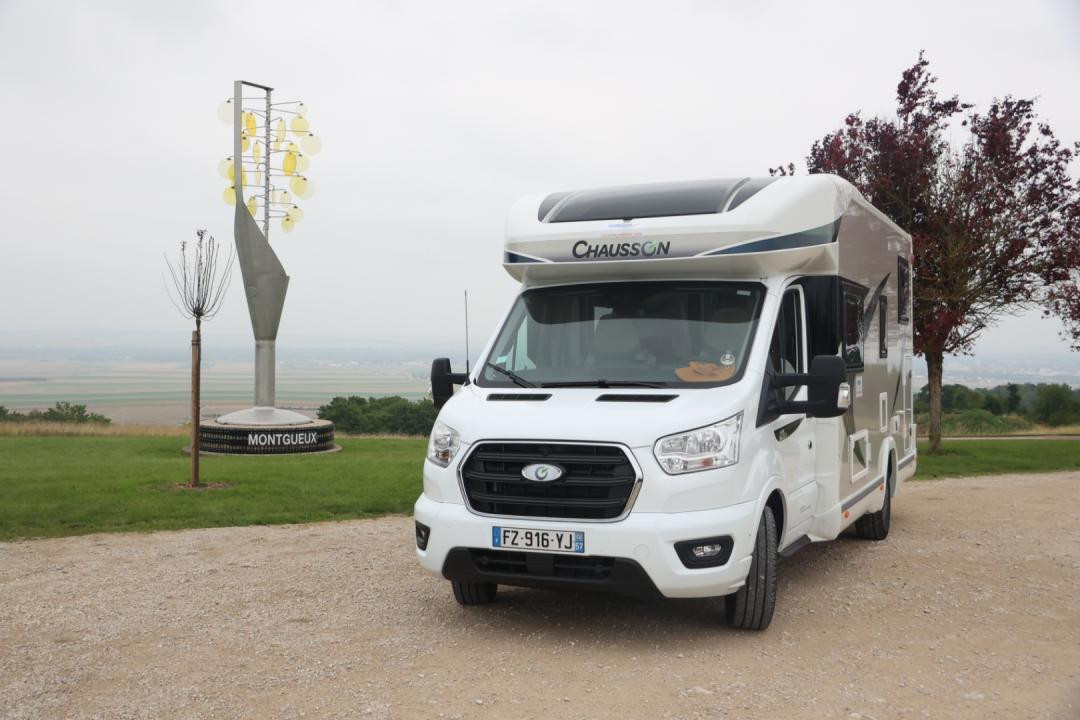 Location Camping-Car Profilé Paris