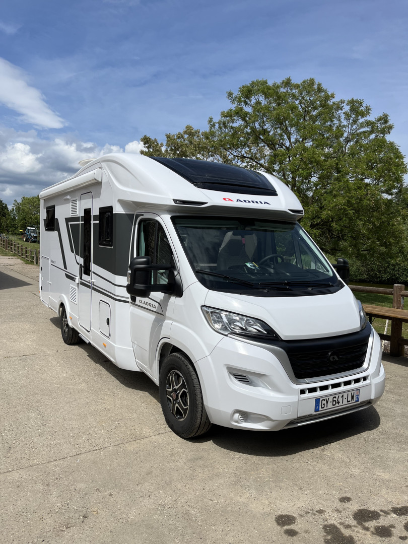 Location Camping-Car Profilé Bordeaux