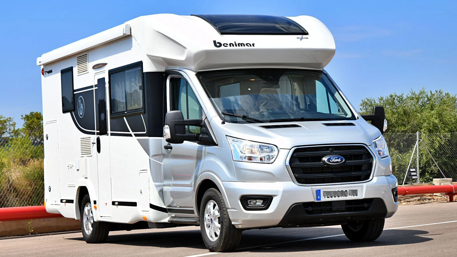 Location Camping-Car Profilé Paris