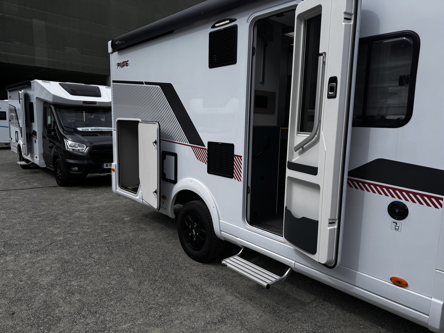 Location Camping-Car Profilé Paris