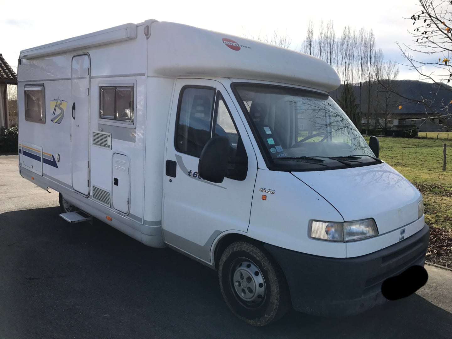 Location Camping-Car  Profilé Marseille