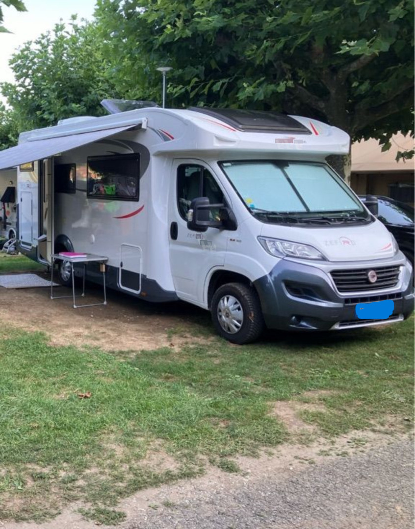 Location Camping-Car Profilé Bordeaux