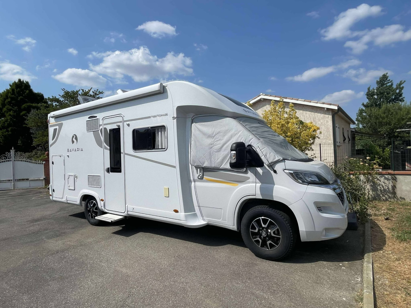 Location FOURGON  Profilé PARIS