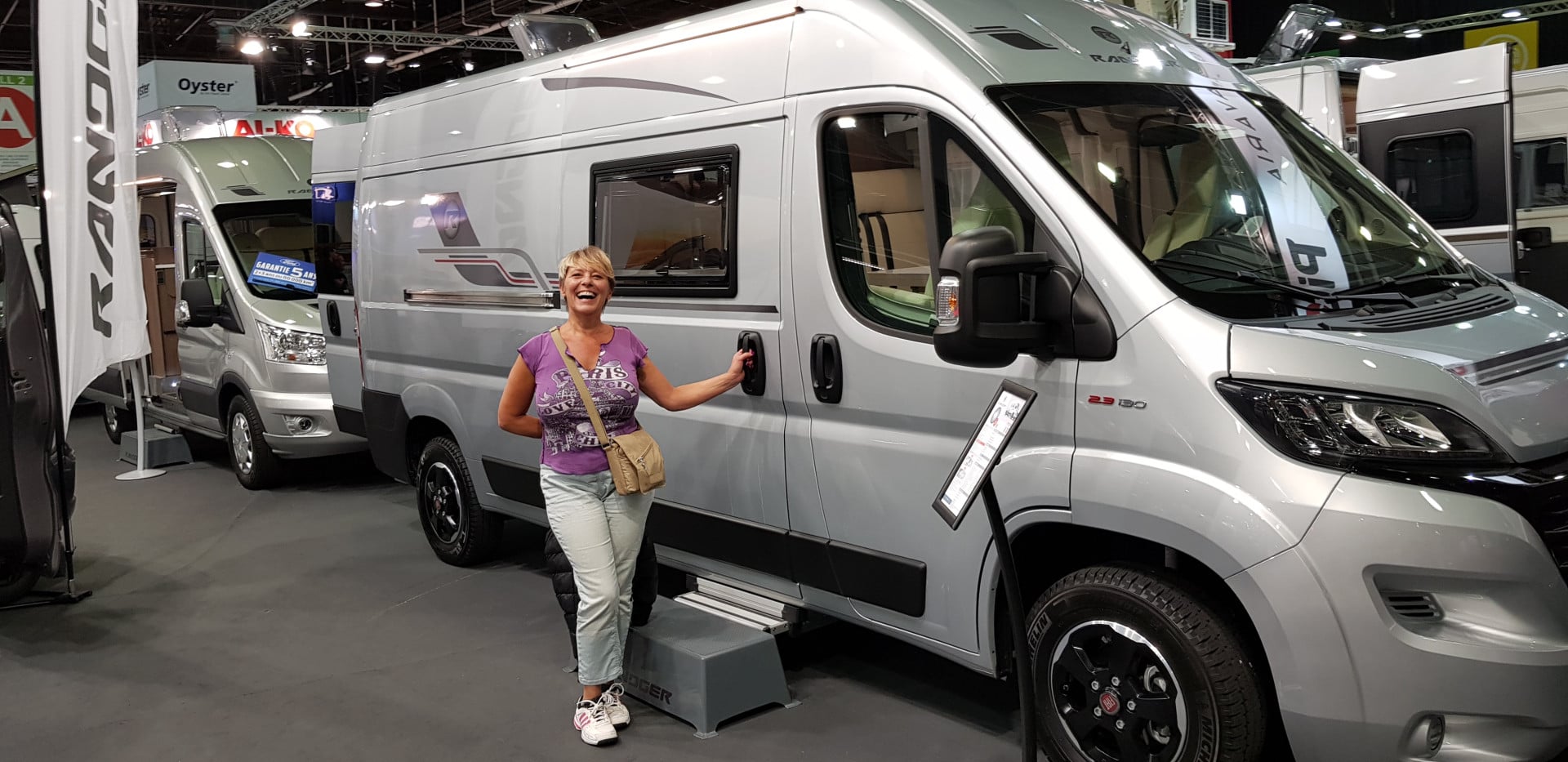 Location FOURGON  Profilé Marseille